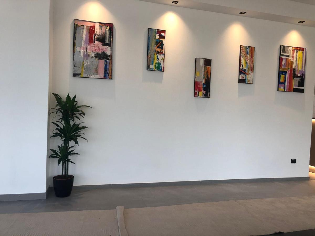 רימיני Hotel Palazzo Caveja מראה חיצוני תמונה