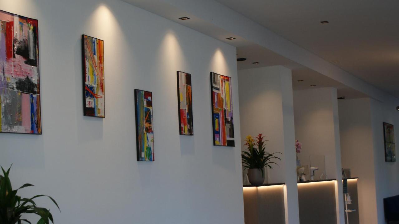 רימיני Hotel Palazzo Caveja מראה חיצוני תמונה