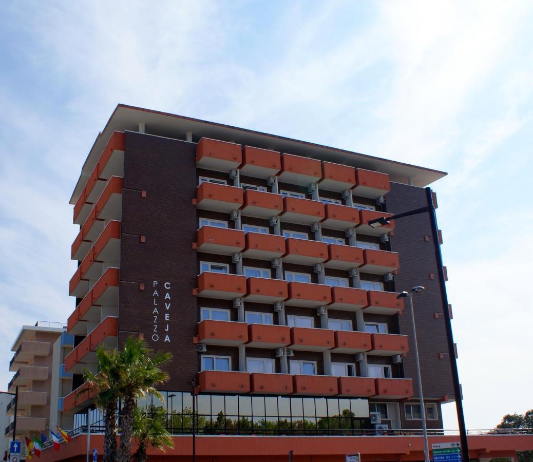 רימיני Hotel Palazzo Caveja מראה חיצוני תמונה