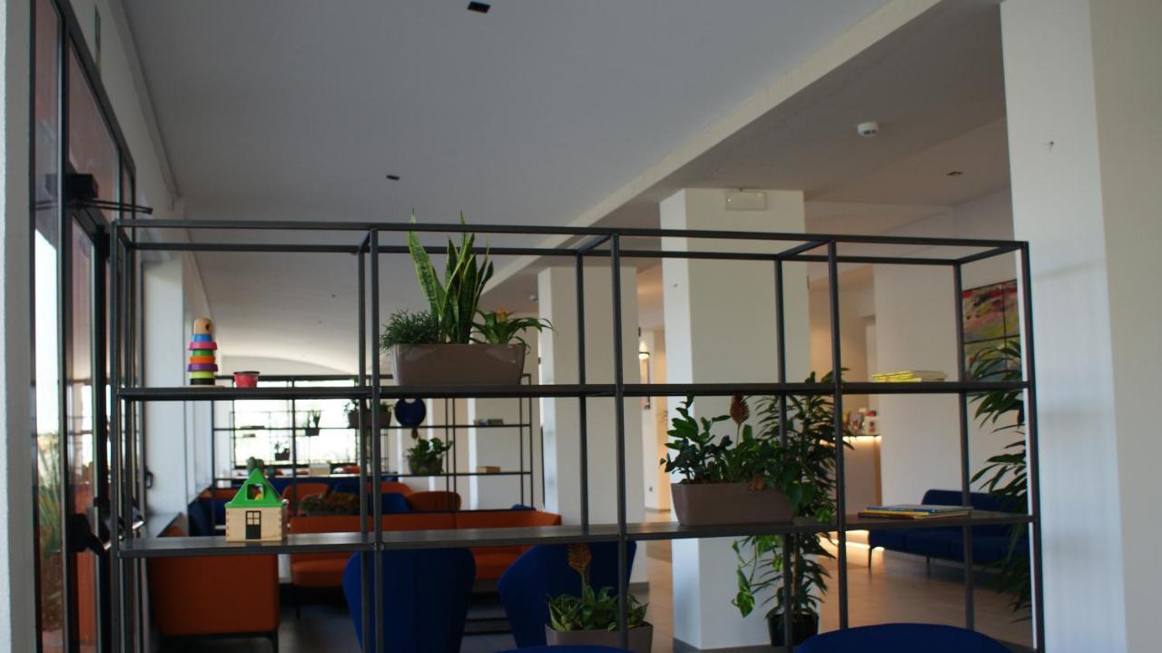 רימיני Hotel Palazzo Caveja מראה חיצוני תמונה
