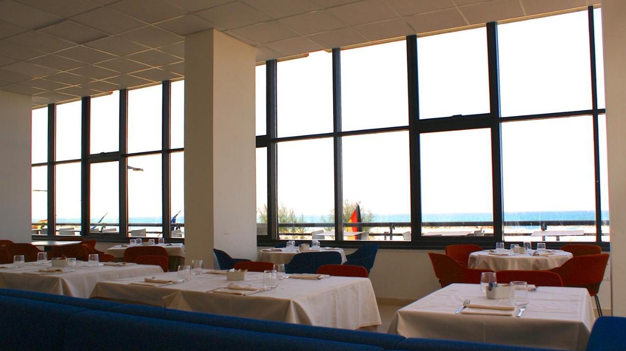 רימיני Hotel Palazzo Caveja מראה חיצוני תמונה