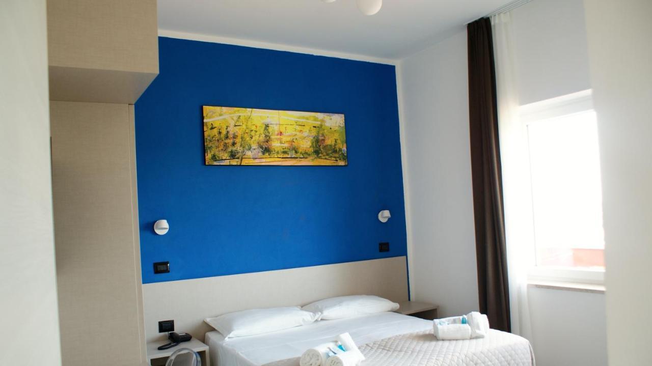 רימיני Hotel Palazzo Caveja מראה חיצוני תמונה